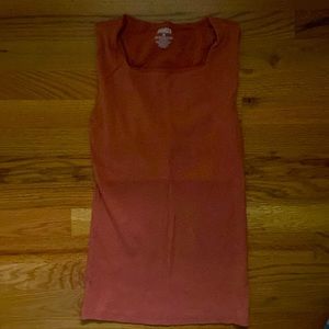 Duluth trading bar in tank, tank top.